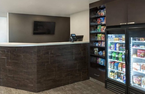 Rogers House | For you and your family: 3 Rooms w/Kitchen and Free Parking, near Outdoor Fun