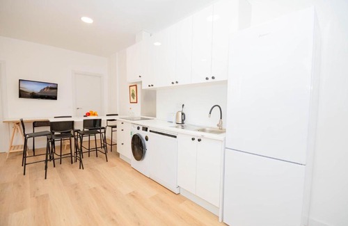 Quintana Apartment | For You Rentals Cozy and charming 3-bedroom apartment TEMPORAL in Madrid ASR18