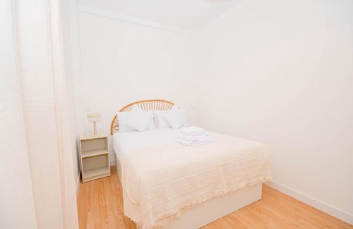 Quintana Apartment | For You Rentals Cozy and charming 3-bedroom apartment TEMPORAL in Madrid ASR18