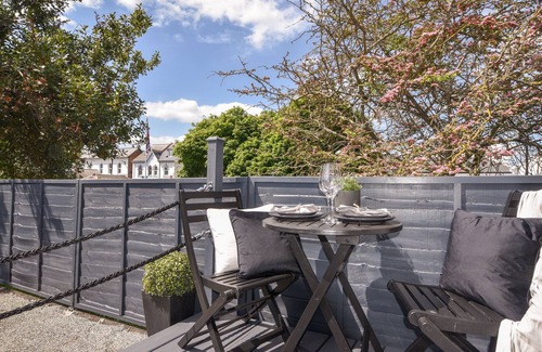 Seaton Cottage | FORE STREET HOUSE - APARTMENT 2, romantic in Seaton, Devon