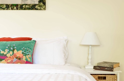 Hepburn Springs House | Forest Bend Summary: