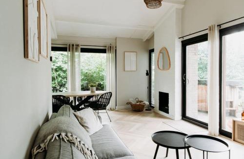 Rheezerveen House | Forest Bungalow 1 - Hottub - Nature - Relax