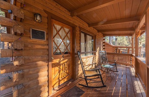 Christopher Creek Cabin | Forest Cabin 5 Old Glory
