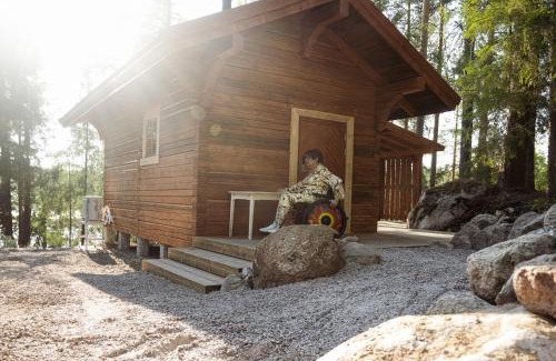 Vihti Villa | Forest Cabin Ainola next to Nuuksio National Park, in addition Hot Tub and Breakfast