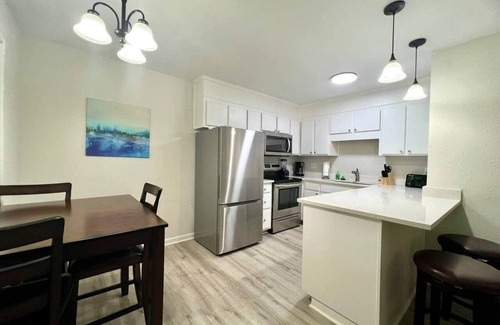 Westminster Condo | Forest Comfort Modern 2BR by Lakes & Clemson