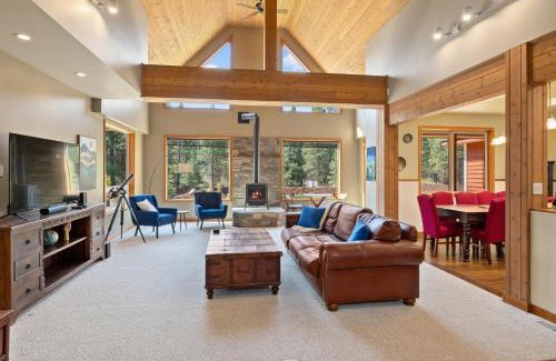 Cle Elum Villa | Forest Escape