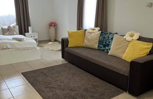 Soltvadkert Other | Forest farm with jacuzzi without neighbors, 5 mi from Soltvadkerti Lake Friendly