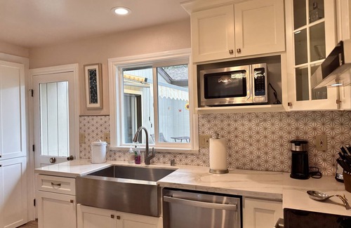 Pacific Grove Apartment | Forest Grove Condo - Pacific Grove
