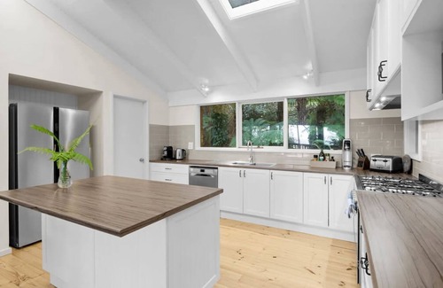Menzies Creek House | Forest Hideaway Puffing Billy Railway