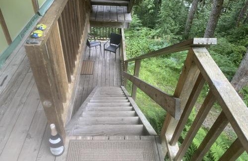Alyeska Apartment | Forest Hideaway
