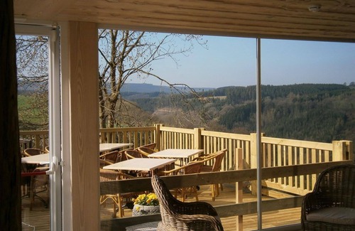 Stoumont Ski Chalet | FOREST HILLS LODGE (19 pers)