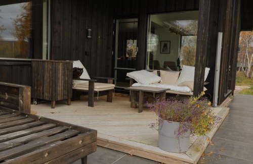 Rustefjelbma Villa | Forest lodge