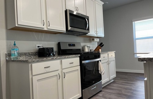 Conroe House | FOREST OAKS; New 4BR 2Bath, AC in Conroe,King bed in Master and 3 Queen beds!