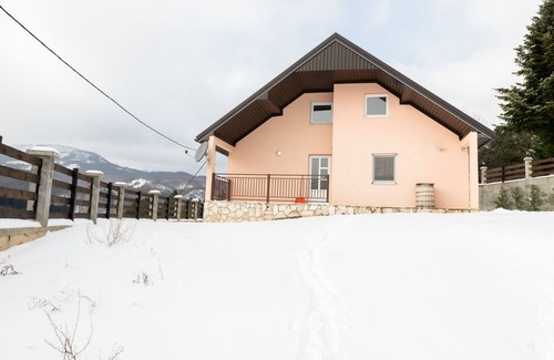 Kolasin House | Forest paradise -three bedroom villa