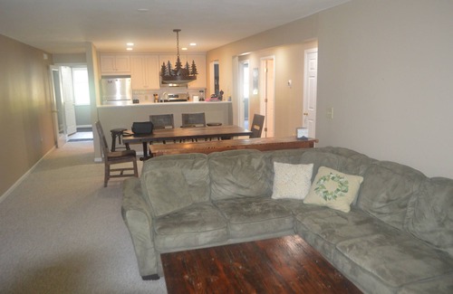 Lincoln Condo | Forest Ridge condo- easy access to skiing, hiking etc; 2hr drive from Boston