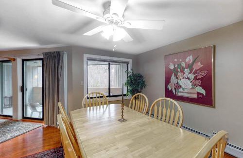 Lincoln Apartment | Forest Shadow