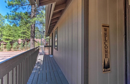 Pinetop Apartment | Forest-view Balcony: Pinetop-lakeside Condo