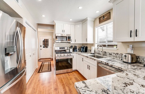 Incline Village Cabin | Forest-view cabin with woodstove & furnished deck - walk to golf course