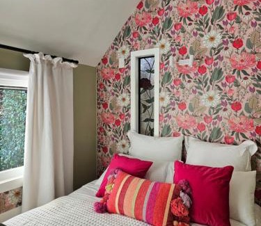 Paihia Other | Forest Waters Raspberry Dream Cabin