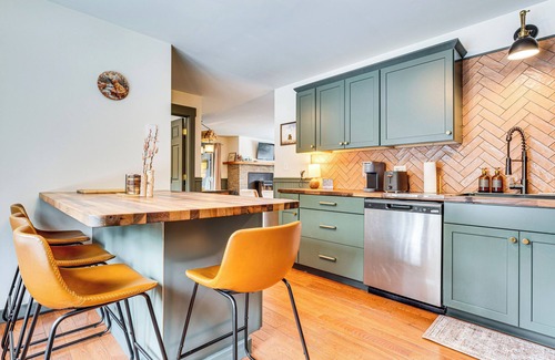 Schroon Lake Cabin | Forested Retreat w/Sauna: 5 Mi to Schroon Lake