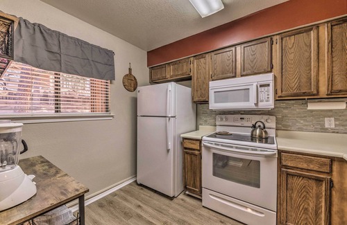 Ruidoso Condo | Forested Ruidoso Condo w/Deck & Fireplace!
