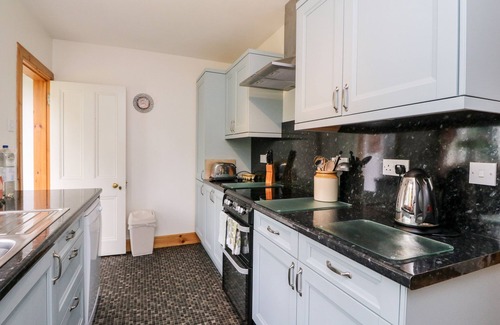 Lerags Cottage | FORESTER'S COTTAGE, with open fire in Kilmartin