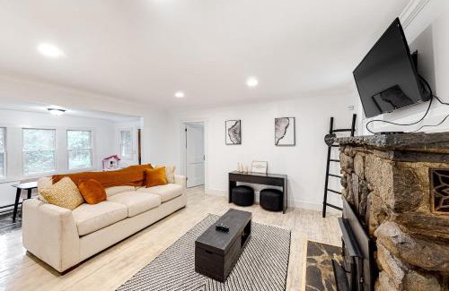 Canadensis House | Forestside Lodge