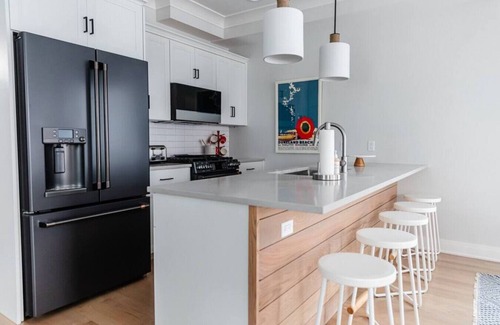 Michigan City House | Forever In Blue Jeans 207 Joe Lane · Forever In Blue Jeans-Coastal Chic