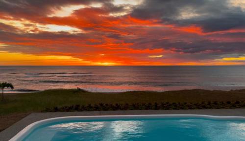 San Diego House | Forever Sunsets, Beachfront 3BR with Private Pool