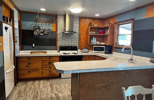Laneville Cabin | Forget your worries! Your on Lake Striker time!