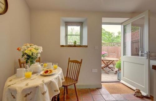 Binham House | ForgetMeNot Cottage