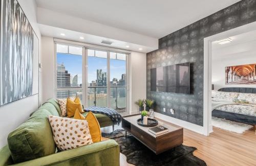 Toronto Entertainment District Apartment | Forma Suites - Downtown Toronto - CN Tower & Rogers Centre