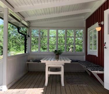 Astad House | Forrest cottage by the lake
