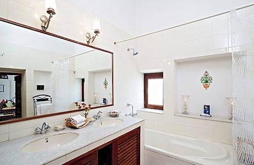 Bhinai Hotel | Fort Barli