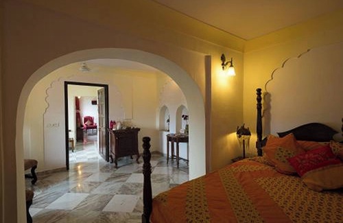 Bhinai Hotel | Fort Barli
