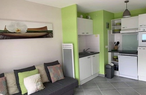 Fort-Mahon-Plage Apartment | Fort-Mahon: Beautiful T2 steps from the beach with private parking