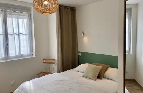 Fort-Mahon-Plage Apartment | Fort-Mahon-Plage : Appartement rénové en front de mer, 2 chambres, terrasse - FR-1-482-93