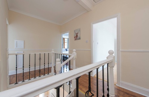 Shirley House | Fortified Stunning 5 Bedroom House - Croydon