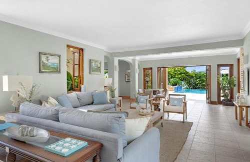 Discovery Bay Villa | Fortlands Point Villa Beachfront Luxury Retreat