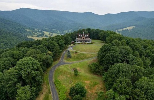 Stanley House | Fortress of Solitude