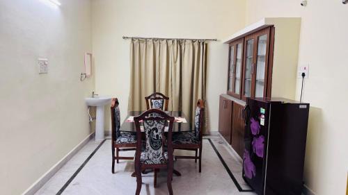 Tirupati Apartment | Fortune Homestay