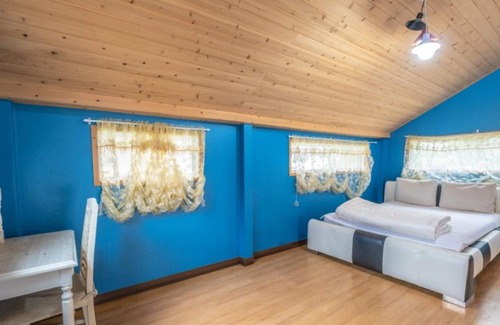 Pocheon House | Fortune Lake and Pine Pension