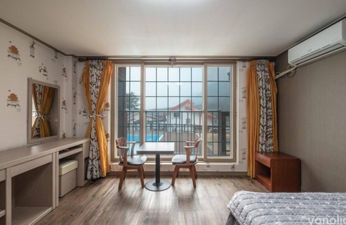 Pocheon House | Fortune Lake and Pine Pension