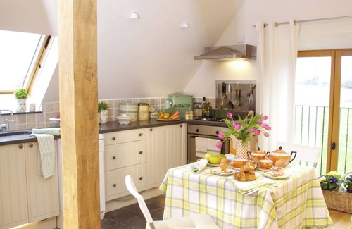 Nettleton House | Fosse Farmhouse B&B and Holiday Cottages