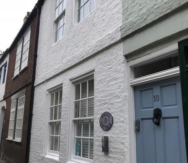 Whitby House | Fossil Cottage