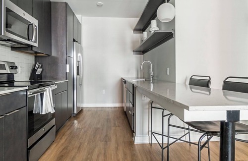 Downtown Apartment | Foster 1BD 1 - One Bedroom Apartment, Sleeps 2