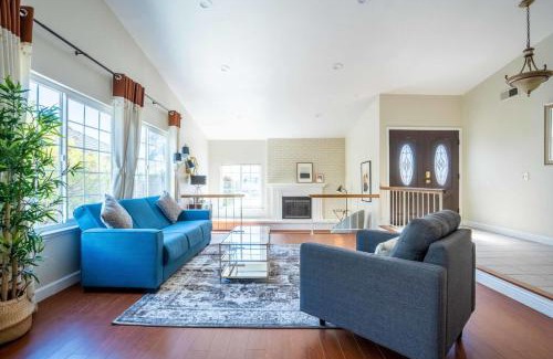 Foster City House | Foster City 4br w backyard near parks shops SFO-1596