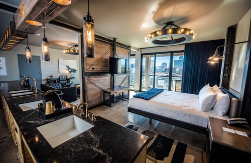 Evans Churchill Hotel | FOUNDRE Phoenix