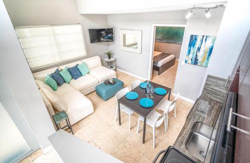 South Pointe Apartment | Fountain condo 2 story Pool BBQ Balcony