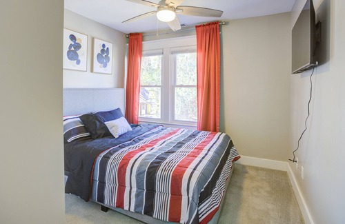 Indianapolis House | Fountain Gem: Your Urban Oasis